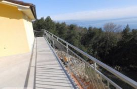 OPATIJA, poslovno - stambena kuća od 573 m2 s pogledom na more, Opatija, Σπίτι