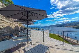 OPATIJA, vrhunski stan 2S+DB, s vrtom, luksuzan resort 1. red do mora! (AP10), Opatija, Διαμέρισμα