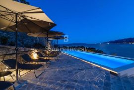 OPATIJA, vrhunski stan 1S+DB, s vrtom u luksuznom resortu 1. red do mora! (AP8), Opatija, Appartment