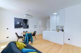 OPATIJA, vrhunski stan 1S+DB, s vrtom u luksuznom resortu 1. red do mora! (AP8), Opatija, Appartment