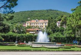 OPATIJA, PROSTRANA KUĆA SA ZADIVLJUJUĆIM POGLEDOM NA CIJELI KVARNER!, Opatija, Haus