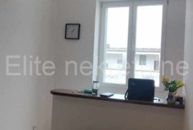 PULA, centar -prodaja , uređen jednosoban stan, 33m2, blizina Arene, Pula, Flat