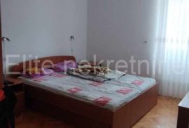 PULA, centar -prodaja , uređen jednosoban stan, 33m2, blizina Arene, Pula, Flat