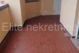 PULA, centar -prodaja , uređen jednosoban stan, 33m2, blizina Arene, Pula, Appartment