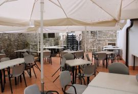 Istra, Žminj,POSLOVNA PRILIKA-restoran,dvije sale i terasa + stan 65m2, Žminj, Commercial property