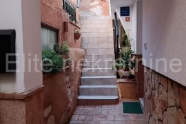 Istra,Rovinj,CENTAR- 2 apartmana i studio app s terasom i vrtom! 82 m2, Rovinj, Appartment