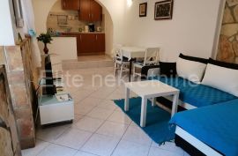 Istra,Rovinj,CENTAR- 2 apartmana i studio app s terasom i vrtom! 82 m2, Rovinj, Διαμέρισμα