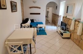 Istra,Rovinj,CENTAR- 2 apartmana i studio app s terasom i vrtom! 82 m2, Rovinj, Kвартира