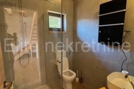 Stari Laz - prodaja vikend kuće od 72m2!, Ravna Gora, House