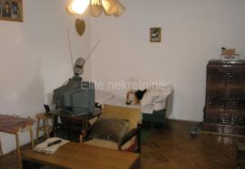 Vrbovsko - prodaja stana u zgradi!, Vrbovsko, Flat