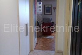 Kastav - prodaja stana sa balkonom i pogledom na more!, Kastav, Apartamento