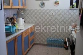 Kastav - prodaja stana sa balkonom i pogledom na more!, Kastav, Apartamento