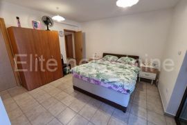 Malinska - prodaja stana u prizemlju zgrade 33m2!, Malinska-Dubašnica, Kвартира