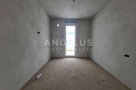 Istra, Pula - dvosobni stan u prizemlju 63m2 sa dvorištem 160m2, Pula, Wohnung