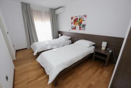 EXKLUZIVNO!! Apartman prvi red do mora, Novi Vinodolski, Wohnung