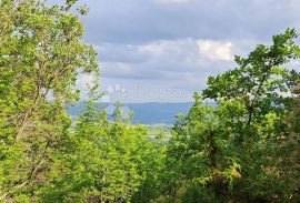 Lijepo zemljište sa pogledom ne jezero Butoniga, Buzet, Terreno