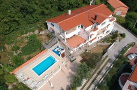 Apartmanska kuća s bazenom i panoramskim pogledom, okolica Opatije, Opatija - Okolica, Kuća