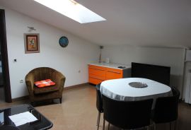 Apartmanska kuća s bazenom i panoramskim pogledom, okolica Opatije, Opatija - Okolica, Kuća