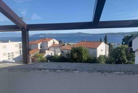 Prostoran apartman u centru Crikvenice, Crikvenica, شقة