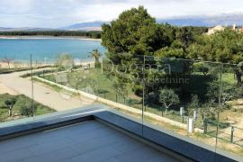 Apartman 112m2 prvi red do mora POVLJANA, Povljana, Διαμέρισμα