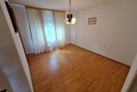 Stan na prvom katu u mirnom zelenom susjedstvu, Novi Vinodolski, Appartement