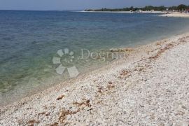 PRILIKA! POLJOPRIVREDNO ZEMLJIŠTE 600 M OD PLAŽE, Vodnjan, Tierra