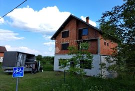 Kuća sa placem od 6191 m²,Macute,Vocin,Slatina okolica, Slatina, Haus