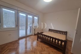 Novi Vinodolski, stan sa garažom i okućnicom, Novi Vinodolski, Appartement