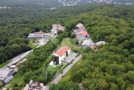 VIŠKOVO- građevinsko zemljište 1097 m2, sa građevinskom dozvolom, početak gradnje- odmah!, Viškovo, Land