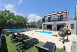 Labin, nova moderna Villa sa bazenom na top lokaciji, Labin, بيت