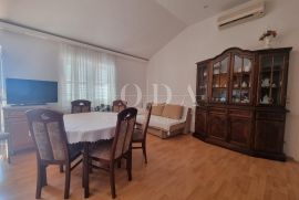 Crikvenica, apartmanska kuća sa prekrasnim pogledom, Crikvenica, Σπίτι