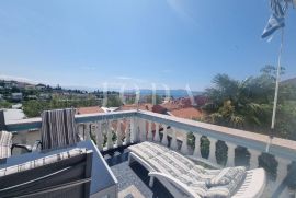 Crikvenica, apartmanska kuća sa prekrasnim pogledom, Crikvenica, Дом