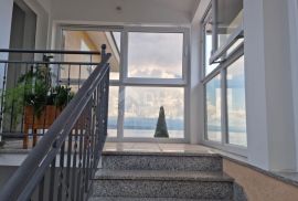 OPATIJA, LOVRAN- apartmanska kuća sa pogledom na more!, Lovran, Kuća