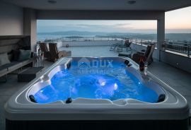 ISTRA, MEDULIN - prekrasna moderna vila 300 metara od mora s bazenom, panoramski pogled na more, Medulin, Дом