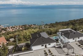 OPATIJA, LOVRAN, LIGANJ - stan u vili s bazenom 97m2+terasa 26m2 s panoramskim pogledom na more + okoliš 41m2, Lovran, Appartamento