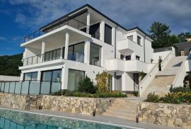 OPATIJA, LOVRAN, LIGANJ - stan u vili s bazenom 120m2+terasa 26m2 s panoramskim pogledom na more + okoliš 163m2, Lovran, Appartamento