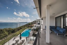 OPATIJA, LOVRAN, LIGANJ - stan u vili s bazenom 120m2+terasa 26m2 s panoramskim pogledom na more + okoliš 163m2, Lovran, Daire