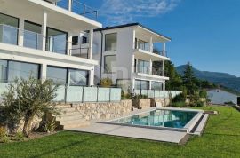 OPATIJA, LOVRAN, LIGANJ - stan u vili s bazenom 120m2+terasa 26m2 s panoramskim pogledom na more + okoliš 163m2, Lovran, Appartment