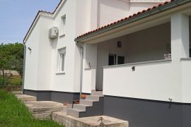 Kuća na dobroj lokaciji, Banjole, Istra, Medulin, بيت
