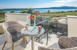 Villa sa pogledom na more i dodatnim apartmanom, Medulin, Istra, Medulin, Casa