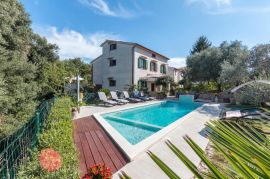 Predivna kuća za odmor sa bazenom, Pula, Istra, Pula, بيت