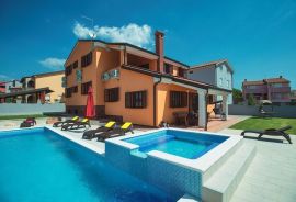 Kuća sa bazenom i jacuzijem, Pula, Istra, Pula, Maison
