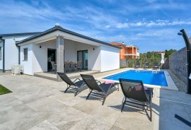 Moderna villa na prodaju, Pula, okolica, Istra, Pula, Ev