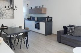 Apartmanska kuća na traženoj lokaciji, Premantura, Istra, Medulin, Maison