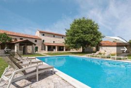 Kamena villa sa zemljištem od 19000 m2, Barban, Istra, Barban, Haus
