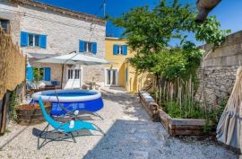 Simpatična kamena kuća na prodaju, Marčana-okolica, Istra, Marčana, Famiglia