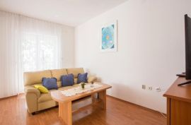 Apartmanska kuća s poslovnim prostorom, Fažana, Fažana, Casa