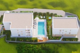 Slatine 100 m od mora stan 2S+DB 69,62m2+terasa 9,08+vrt 31,74m2, Split - Okolica, Appartement