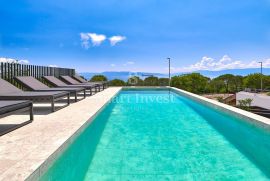 KOSTRENA, luksuzna vila s bazenom 150 m od mora i plaža!, Kostrena, Famiglia