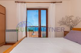 Crikvenica, Top lokacija!! Apartmanska kuća blizu mora, Crikvenica, House